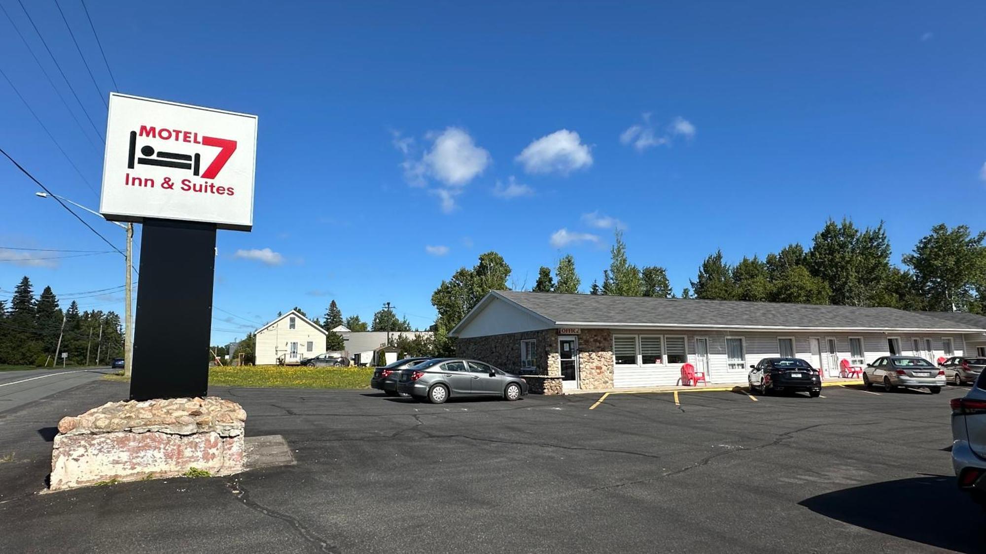 Motel 7 Inn & Suites Beresford Exteriér fotografie